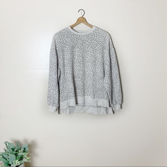 [Z Supply] Light Gray Cheetah Animal Print Pullover Crewneck Cozy Sweatshirt - Picture 1 of 9